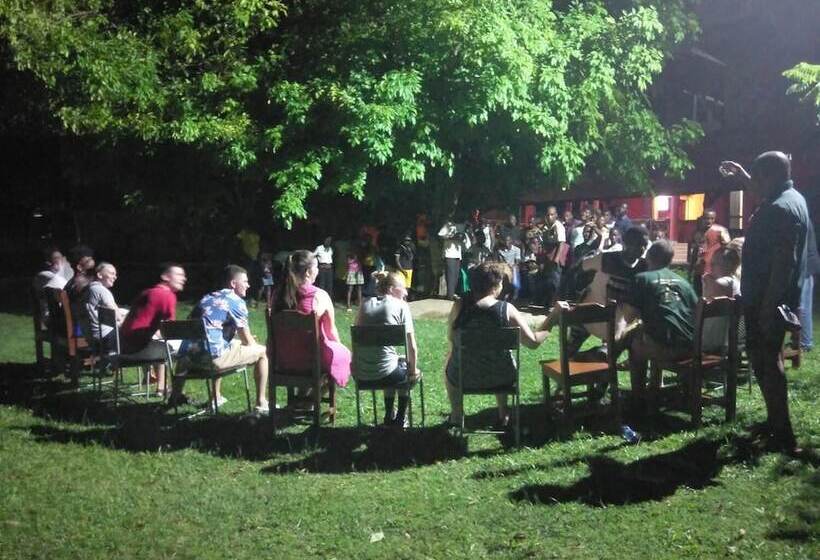 هتل Big Foot Safari Lodge