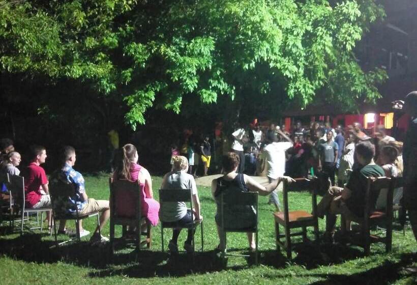 فندق Big Foot Safari Lodge