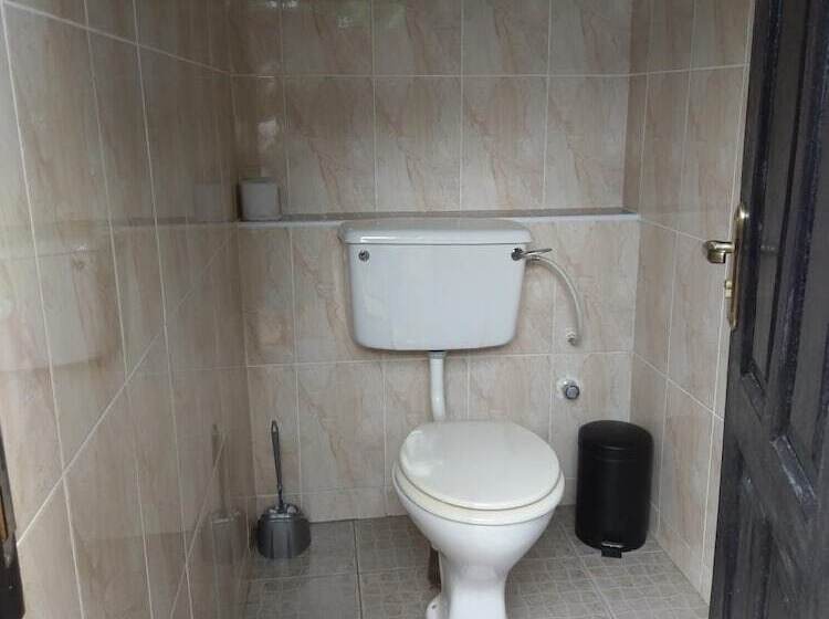 هتل Big Foot Safari Lodge