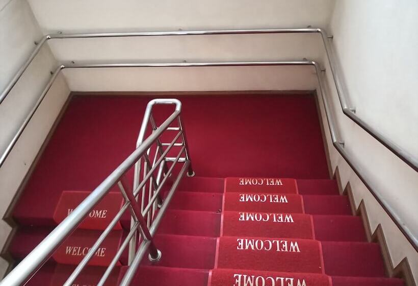 Отель Cl Garden Inn