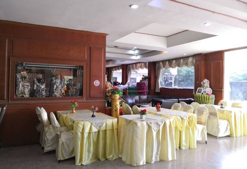 Отель Cl Garden Inn