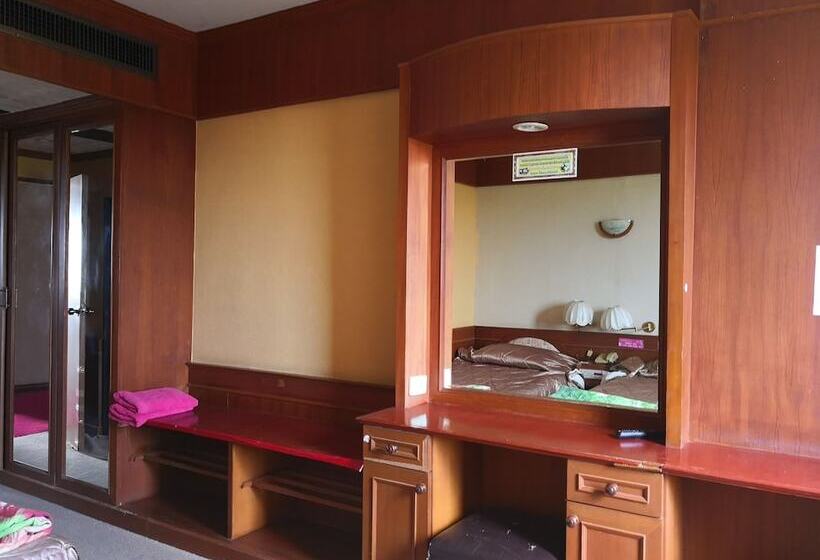 Отель Cl Garden Inn