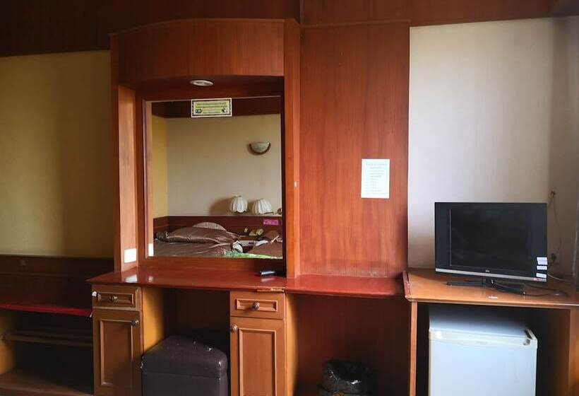 Отель Cl Garden Inn