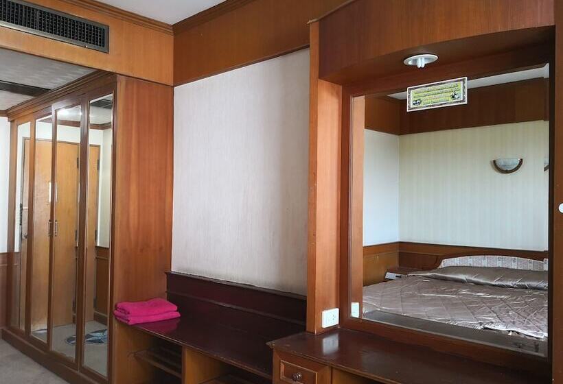 Отель Cl Garden Inn