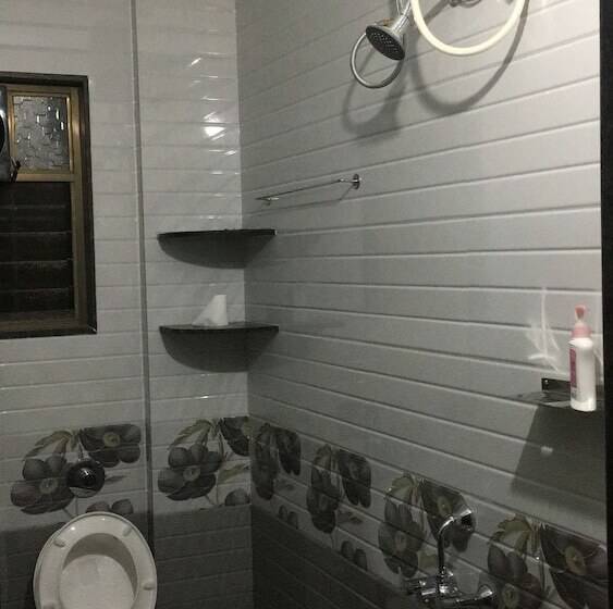 فندق Ema Homestay