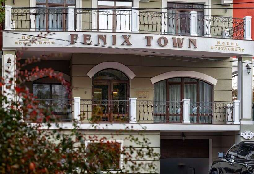 هتل Fenix Town
