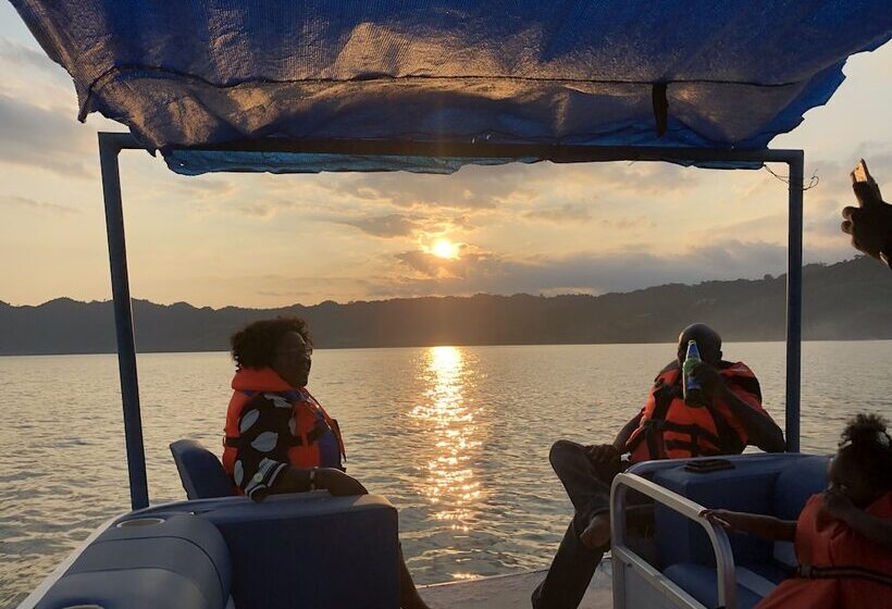 בית מלון כפרי Grand Eco Cabanas