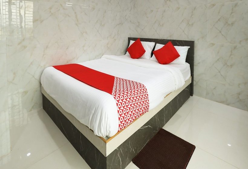 فندق Guru Comforts By Oyo Rooms