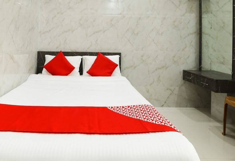 فندق Guru Comforts By Oyo Rooms