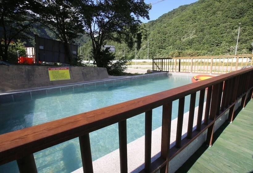 בית מלון כפרי Baekdam