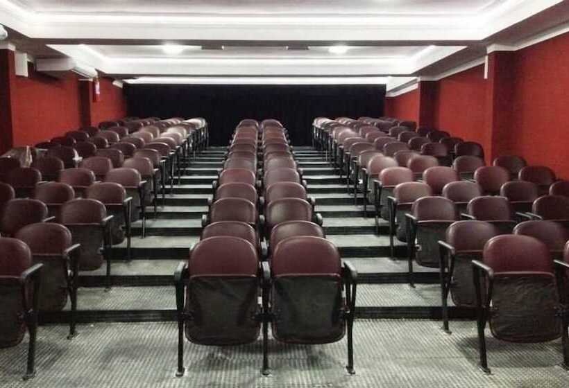 ホテル Jardineira Park