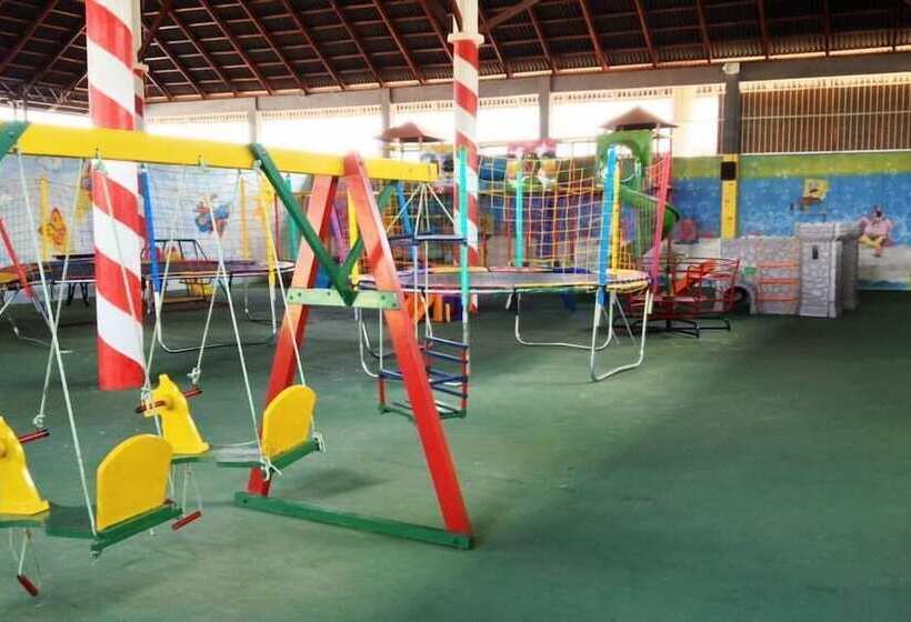 ホテル Jardineira Park