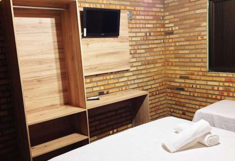 ホテル Jardineira Park