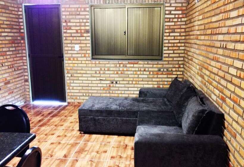 ホテル Jardineira Park