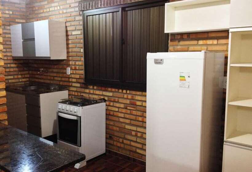 ホテル Jardineira Park