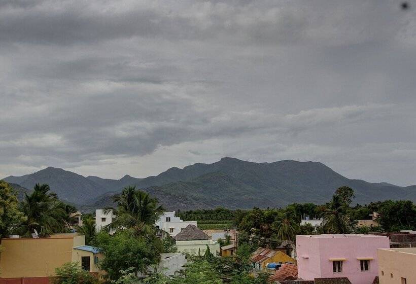 Отель K S Residency By Oyo Rooms