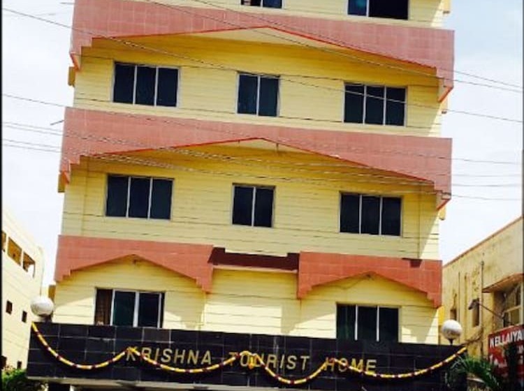 酒店 Krishna Tourist Home