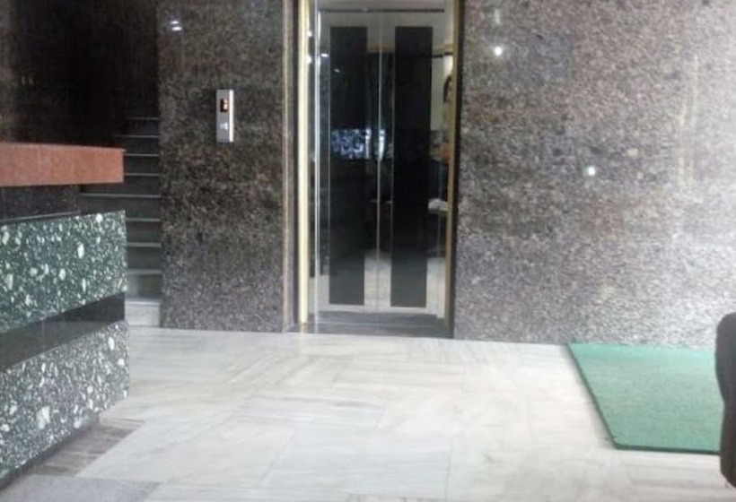 酒店 Krishna Tourist Home