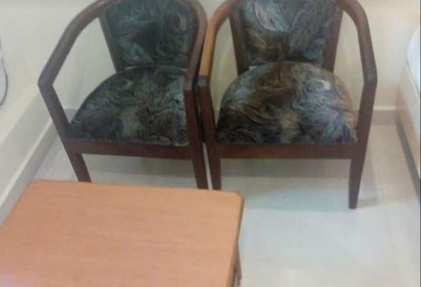 酒店 Krishna Tourist Home