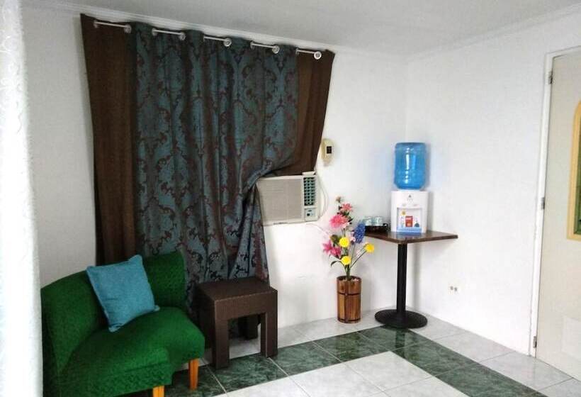 호텔 La Bella Beach House Cebu