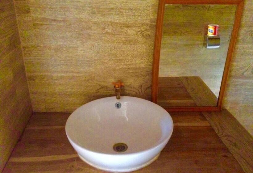 Отель Lakey Beach Inn