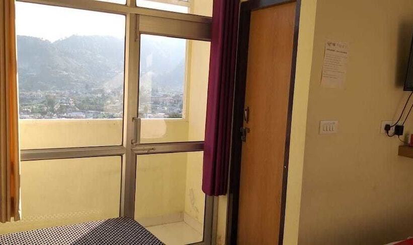 فندق Mall Palace, Pithoragarh