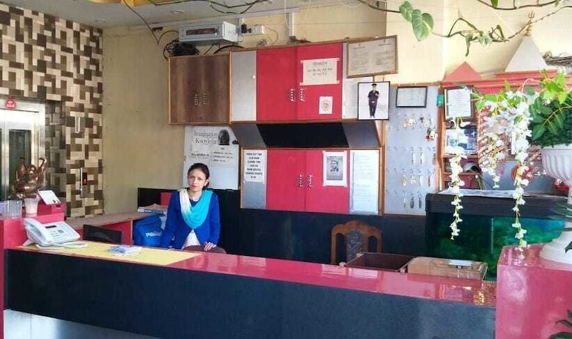 酒店 Mall Palace, Pithoragarh