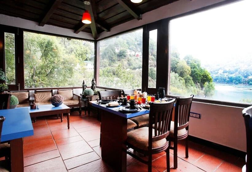 酒店 Manu Maharani Regency