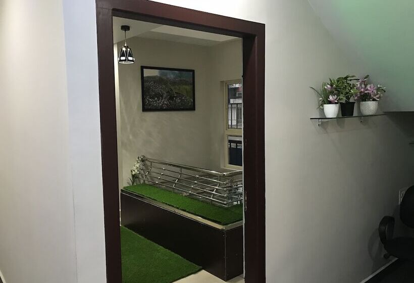 Отель Mehakira Holiday Inn