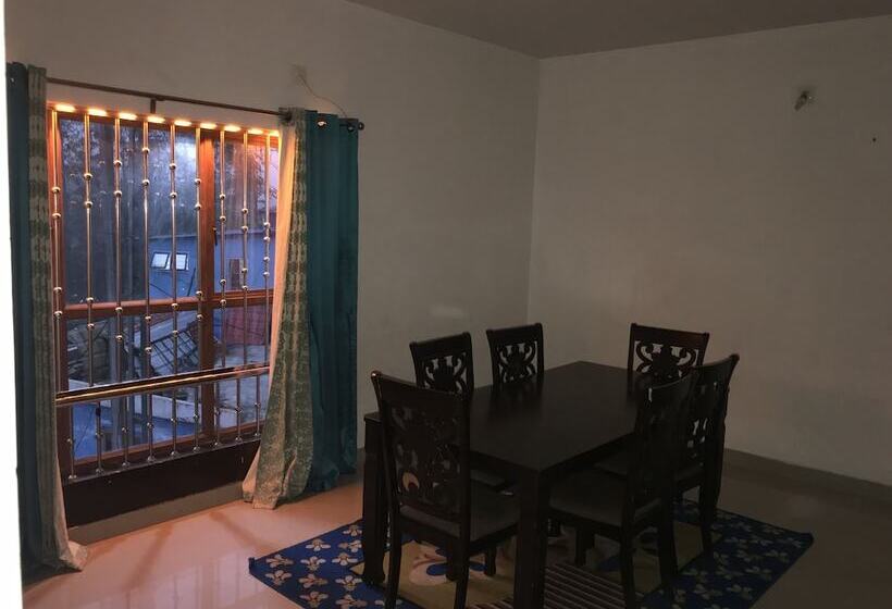 Отель Mehakira Holiday Inn