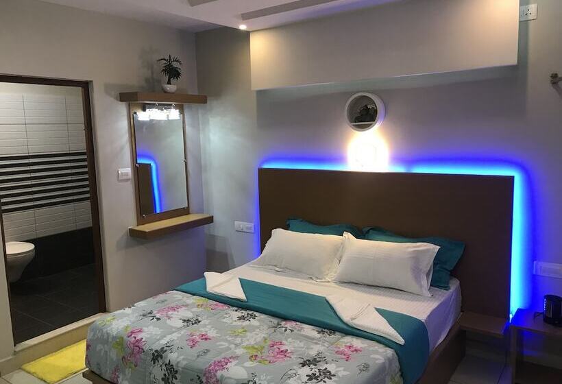 Отель Mehakira Holiday Inn