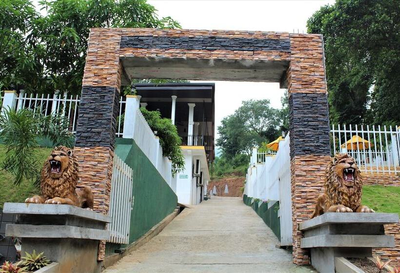 ホテル Mounts Edge Regency