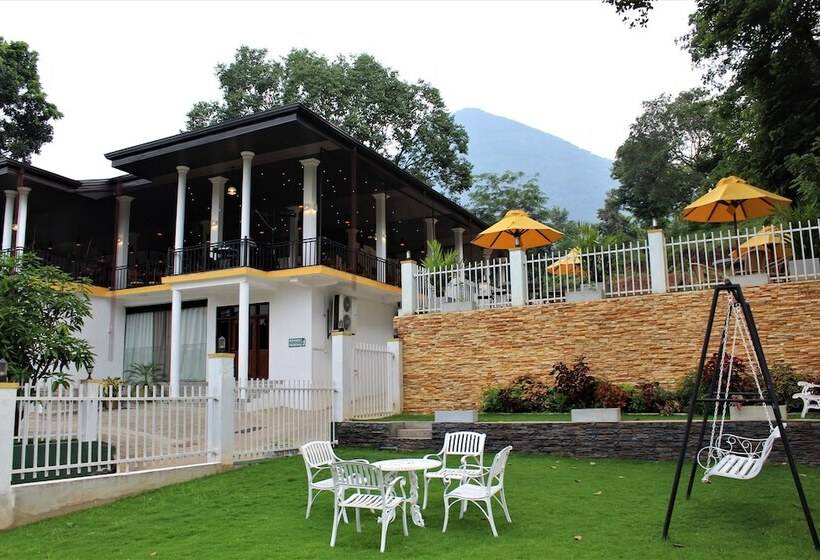 ホテル Mounts Edge Regency