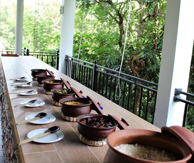 ホテル Mounts Edge Regency