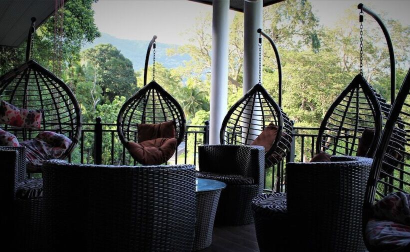 ホテル Mounts Edge Regency