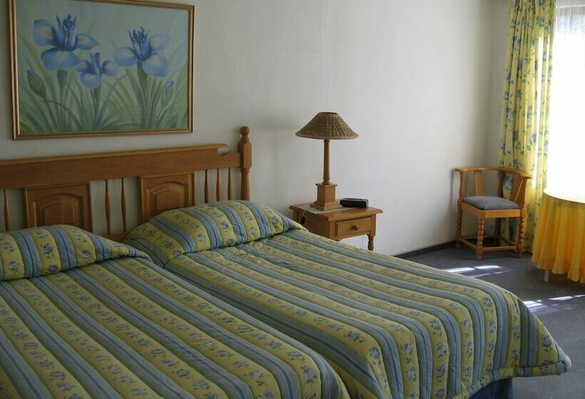 בית מלון כפרי Oaks Lifestyle Farm & Holiday Resort