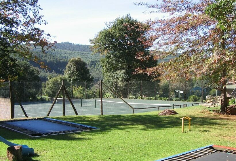 בית מלון כפרי Oaks Lifestyle Farm & Holiday Resort