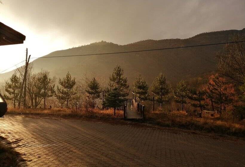 فندق Oba Kutuk Evleri