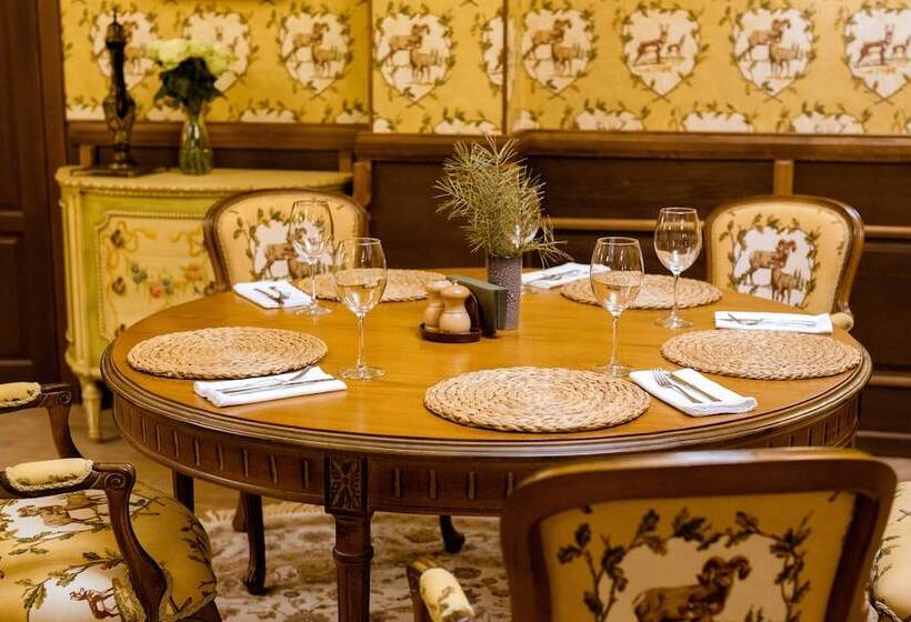 هتل Ohotnichiy Sezony