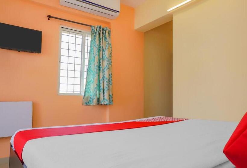 호텔 Oyo 16053 Ema Happy Stay