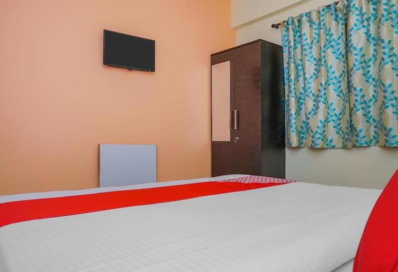 호텔 Oyo 16053 Ema Happy Stay