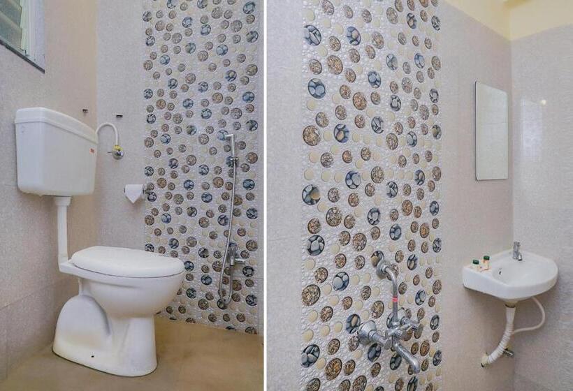 호텔 Oyo 16053 Ema Happy Stay