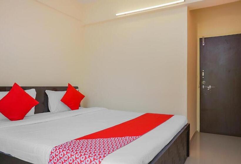 호텔 Oyo 16053 Ema Happy Stay