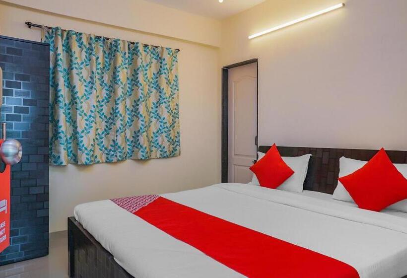 호텔 Oyo 16053 Ema Happy Stay