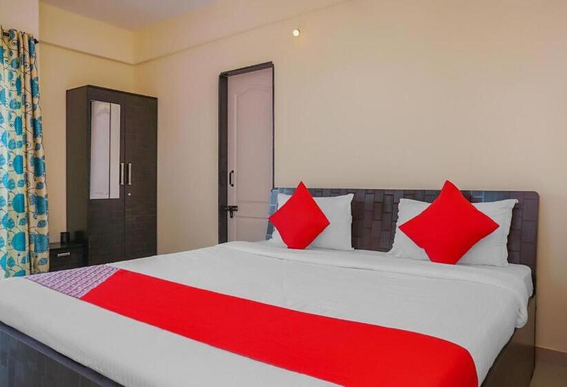 호텔 Oyo 16053 Ema Happy Stay