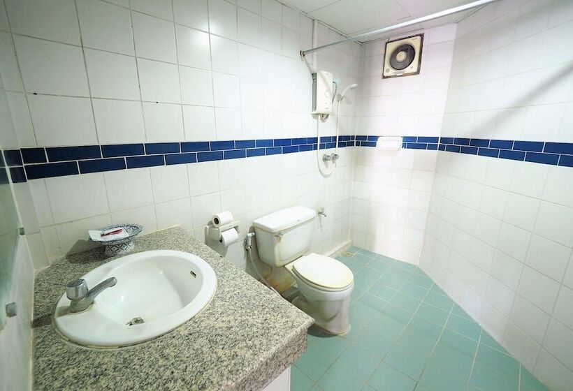 Pachara Hotel And Restaurant