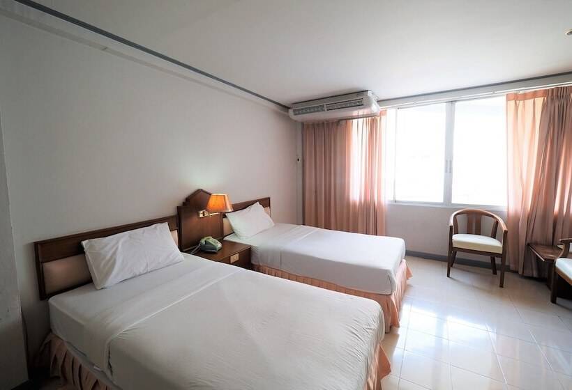 Pachara Hotel And Restaurant