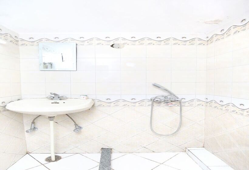 בית מלון כפרי Paras By Oyo Rooms