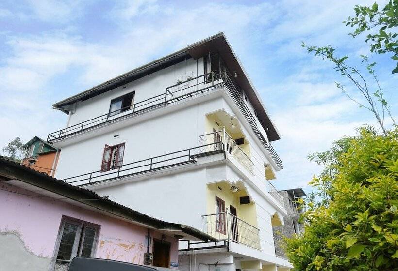 Отель Pranav 4 Seasons By Oyo Rooms