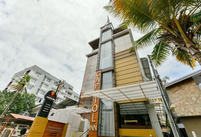 ホテル Puthens Capitol Inn, Ernakulam By Oyo